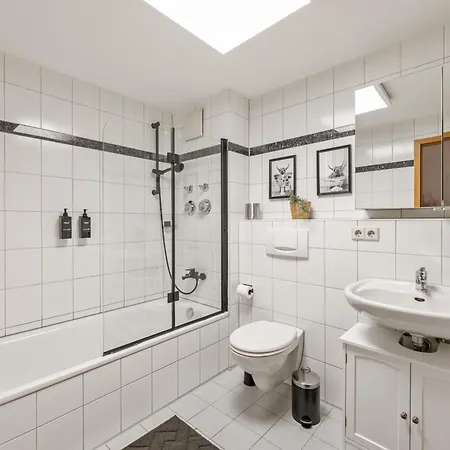 Waldegg, Gemütliche Für 5 Gäste Apartment *